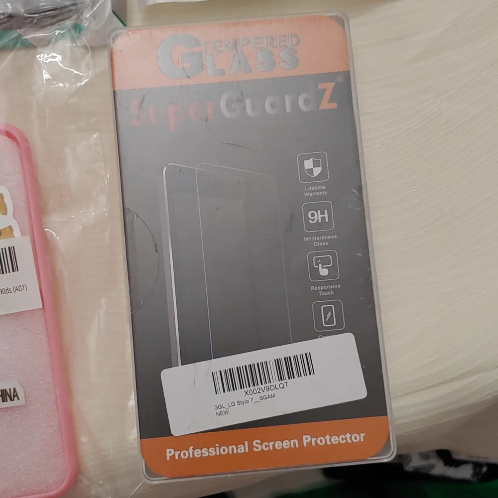 Cellphone case and accessories bundle
